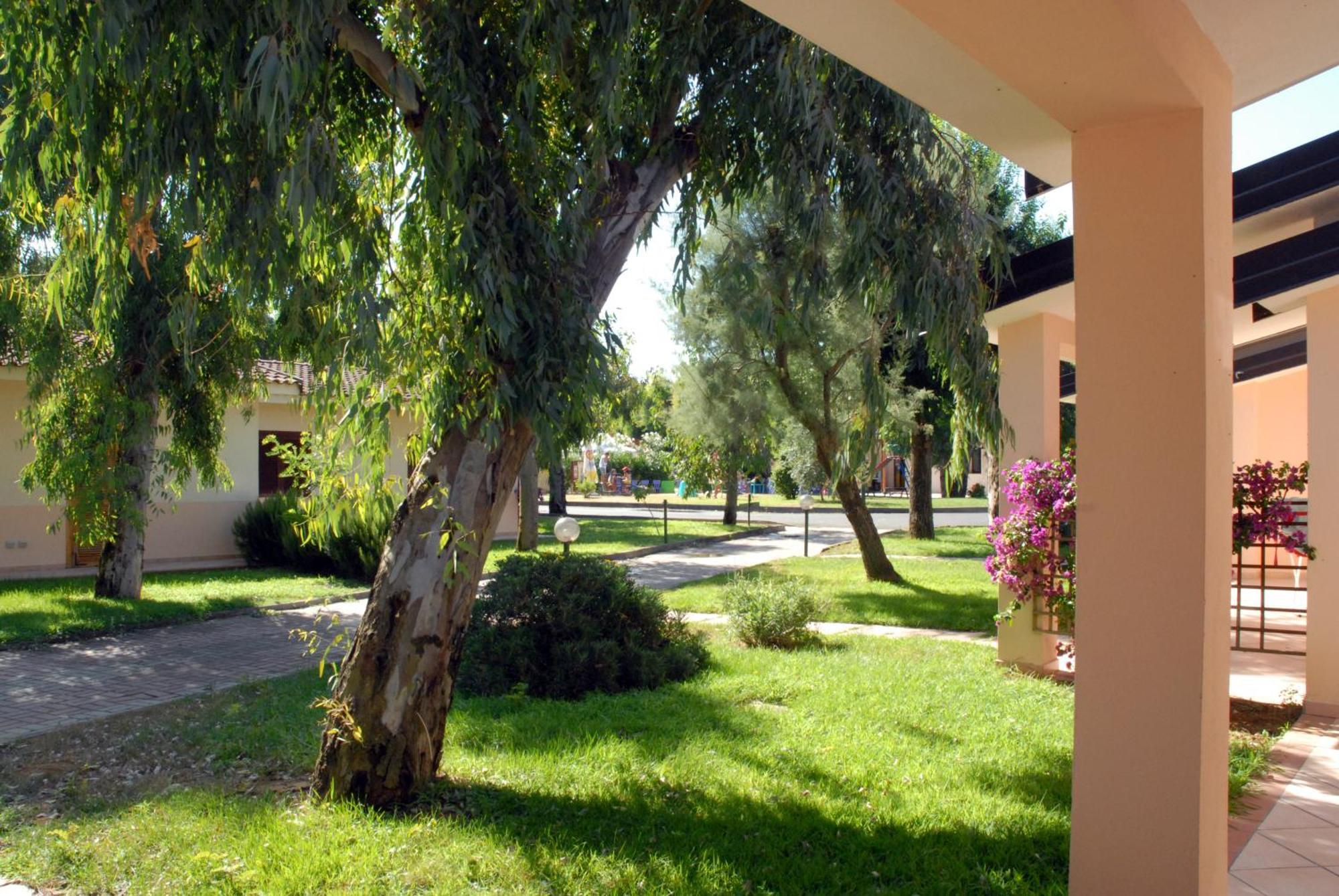 TH Marina di Sibari - Baia Degli Achei Village Esterno foto